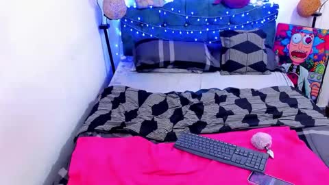 Violett online show from March 1, 2025, 1:53 am