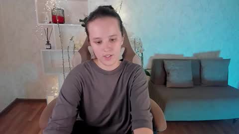 Violet online show from September 11, 2025, 4:29 pm