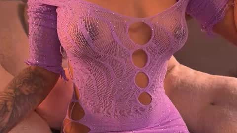 violeth___ online show from October 6, 2025, 11:18 am