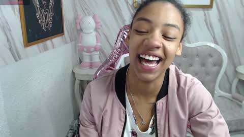 violeth_b online show from December 2, 2024, 12:51 pm