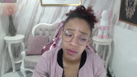 violeth_b online show from December 10, 2024, 12:38 pm
