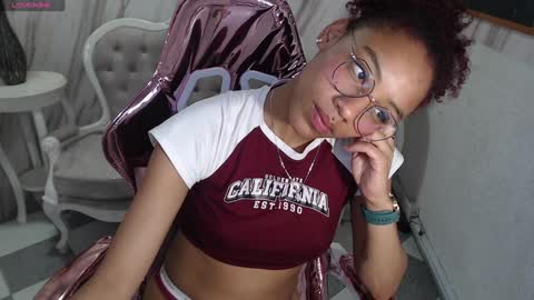 violeth_b online show from January 3, 2025, 6:46 pm