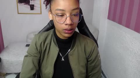 violeth_b online show from January 16, 2025, 12:42 pm