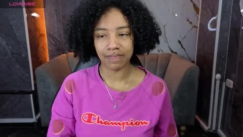 violeth_b online show from October 18, 2025, 1:01 pm