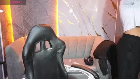 violeth_b online show from October 21, 2025, 12:50 pm