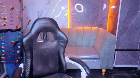 violeth_b online show from November 21, 2025, 12:59 pm