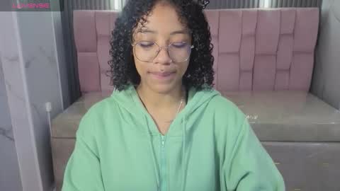 violeth_b online show from February 5, 2026, 12:54 pm