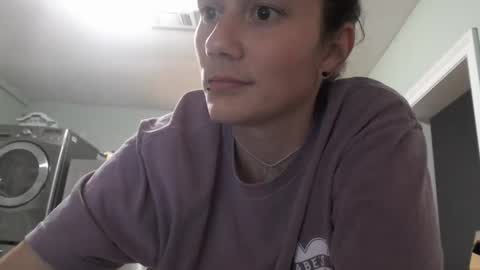 Violet Hooper online show from February 25, 2026, 5:06 am