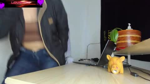 violetparkker online show from March 28, 2026, 2:33 am