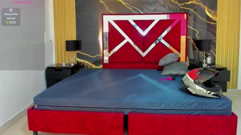 Violet Rose online show from January 7, 2026, 8:55 pm