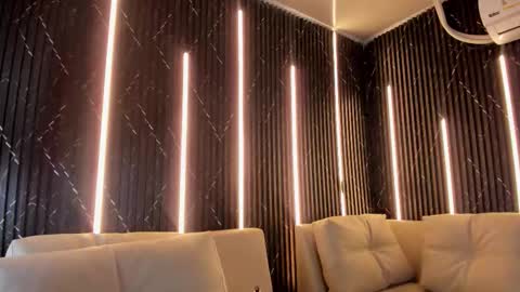 Violet Rose online show from March 29, 2026, 9:09 am