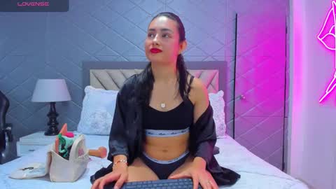 Violet Rousse online show from October 29, 2025, 3:03 pm