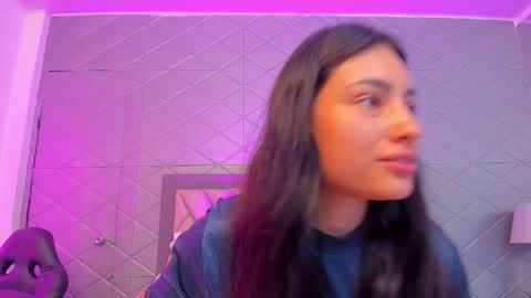 Violet Rousse online show from December 17, 2025, 5:52 pm