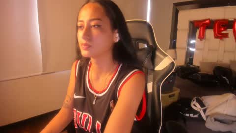 violetskinny online show from February 23, 2025, 5:29 pm