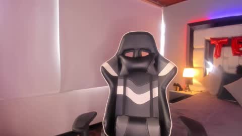 violetskinny online show from March 7, 2025, 8:00 pm