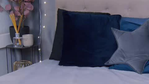 VioletSwone online show from March 2, 2025, 2:32 pm