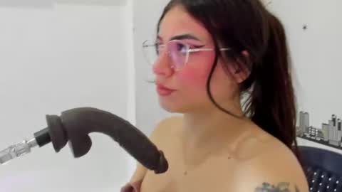 violett_collinss online show from July 19, 2026, 5:33 am