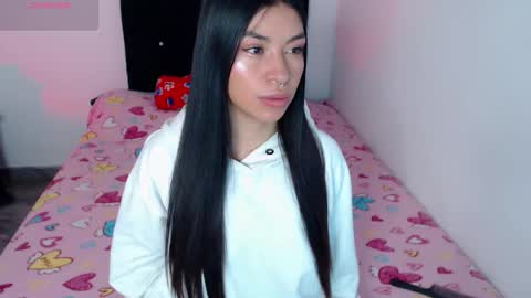 Snapshot of violett_flowers chatting on September 8, 2025, 7:13 pm violeta  online show from September 8, 2025, 7:13 pm