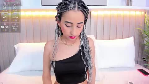 Violett  online show from November 6, 2025, 8:32 pm