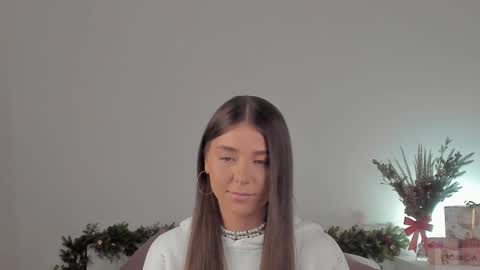 Snapshot of violetta_finch chatting on January 6, 2025, 8:14 am violetta_finch online show from January 6, 2025, 8:14 am