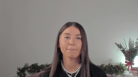 Snapshot of violetta_finch chatting on January 8, 2025, 8:16 am violetta_finch online show from January 8, 2025, 8:16 am