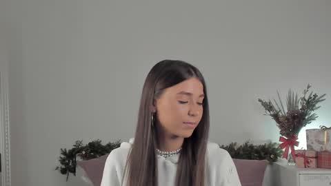 Snapshot of violetta_finch chatting on January 15, 2025, 8:30 am violetta_finch online show from January 15, 2025, 8:30 am