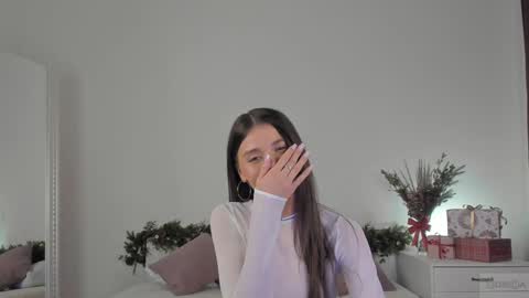 Snapshot of violetta_finch chatting on January 19, 2025, 5:18 pm violetta_finch online show from January 19, 2025, 5:18 pm