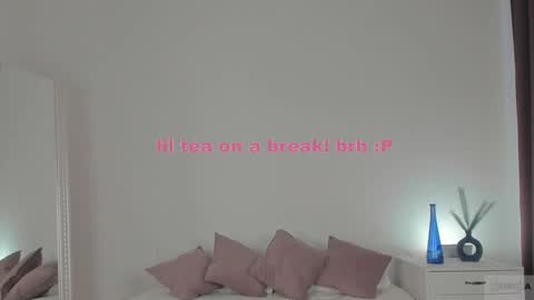 Snapshot of violetta_finch chatting on February 3, 2025, 11:31 am violetta_finch online show from February 3, 2025, 11:31 am