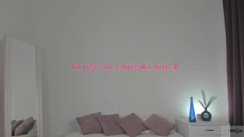 Snapshot of violetta_finch chatting on February 9, 2025, 2:29 pm violetta_finch online show from February 9, 2025, 2:29 pm