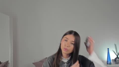 Snapshot of violetta_finch chatting on February 10, 2025, 10:20 am violetta_finch online show from February 10, 2025, 10:20 am
