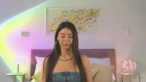 Snapshot of violetta_finch chatting on September 14, 2025, 10:25 am violetta_finch online show from September 14, 2025, 10:25 am