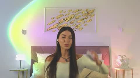 Snapshot of violetta_finch chatting on October 17, 2025, 10:18 am violetta_finch online show from October 17, 2025, 10:18 am