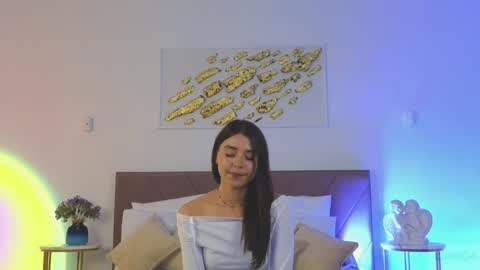 Snapshot of violetta_finch chatting on May 23, 2026, 11:03 am violetta_finch online show from May 23, 2026, 11:03 am