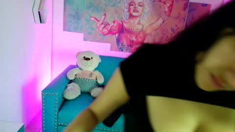 Snapshot of violetta_m_ chatting on June 17, 2026, 4:30 pm Violeta online show from June 17, 2026, 4:30 pm