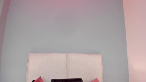 violetta_queeen online show from April 2, 2026, 11:19 am