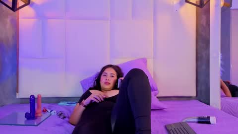 Snapshot of violetta_rose_ chatting on May 1, 2026, 11:09 pm violetta online show from May 1, 2026, 11:09 pm