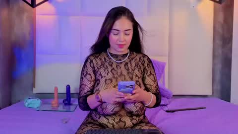 Snapshot of violetta_rose_ chatting on May 5, 2026, 11:57 pm violetta online show from May 5, 2026, 11:57 pm