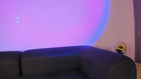 violetta independent model online show from April 14, 2026, 3:01 am