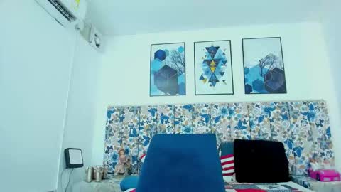 Snapshot of violetta_tss chatting on April 28, 2026, 5:18 pm Princess Violet Valerious Follow me IGX violetvalerious online show from April 28, 2026, 5:18 pm