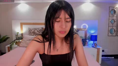 Snapshot of violettaa_stone chatting on June 12, 2026, 3:49 am Violettaa online show from June 12, 2026, 3:49 am