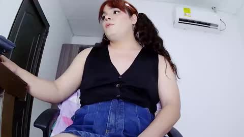 violettacam69 online show from November 3, 2025, 10:27 am