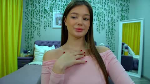 ViolettaCosmo online show from November 13, 2025, 8:02 am