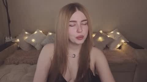 ViolettaOtis online show from November 6, 2025, 12:28 pm