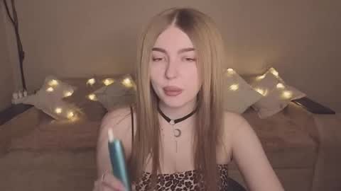 ViolettaOtis online show from November 29, 2025, 2:20 pm