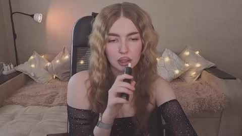 ViolettaOtis online show from February 17, 2026, 12:56 pm