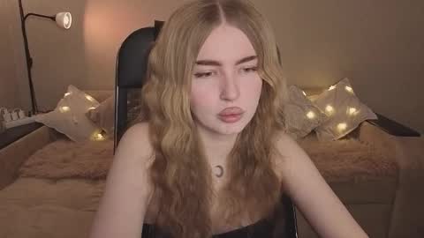 ViolettaOtis online show from February 23, 2026, 4:15 pm