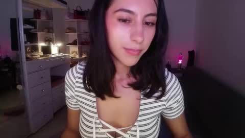 Snapshot of violettastars chatting on March 11, 2025, 4:32 am Violetta....Follow me in Twitter... online show from March 11, 2025, 4:32 am