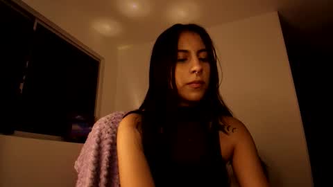 Snapshot of violettastars chatting on October 1, 2025, 3:45 am Violetta....Follow me in Twitter... online show from October 1, 2025, 3:45 am