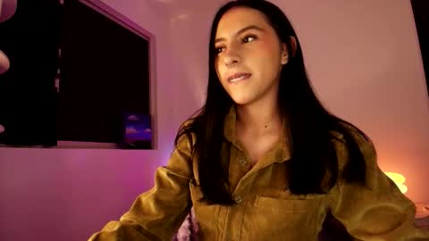 Snapshot of violettastars chatting on October 15, 2025, 4:01 am Violetta....Follow me in Twitter... online show from October 15, 2025, 4:01 am