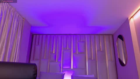 Violett Castel online show from March 27, 2026, 8:08 pm